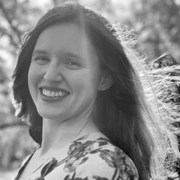 Meet Anne! A teacher on and off duty. - Picture 3 of 7